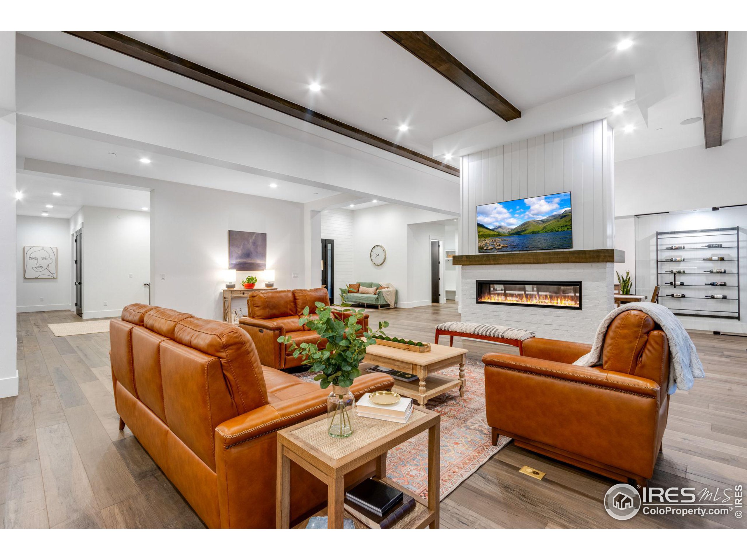 4300 Mountain Shadow Way