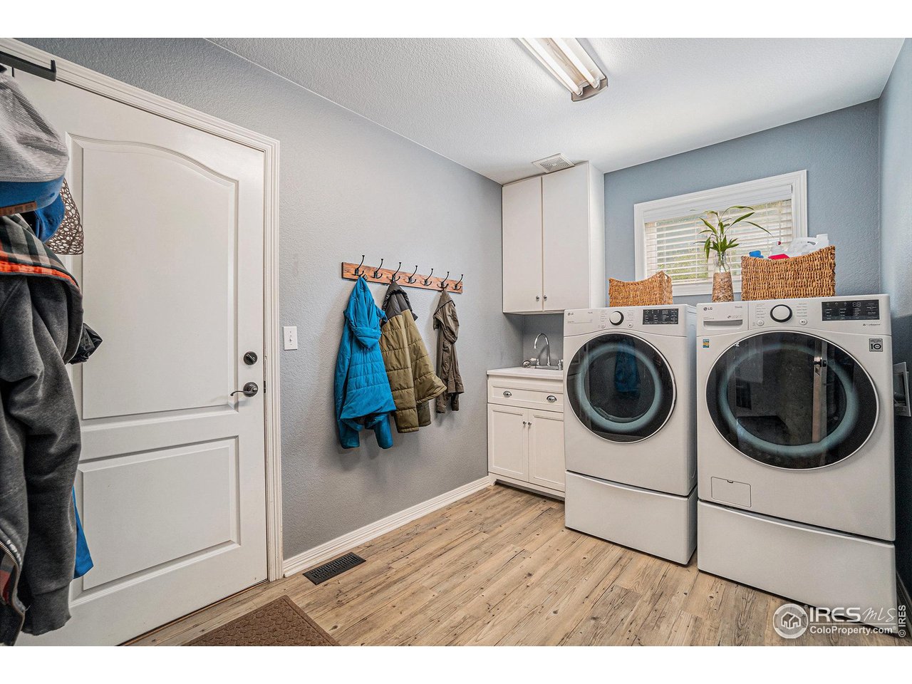 5403 Golden Willow Dr