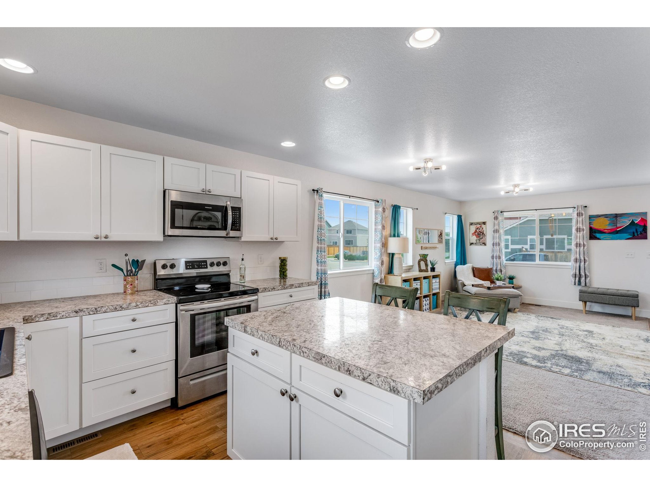 810 Grand Market Ave