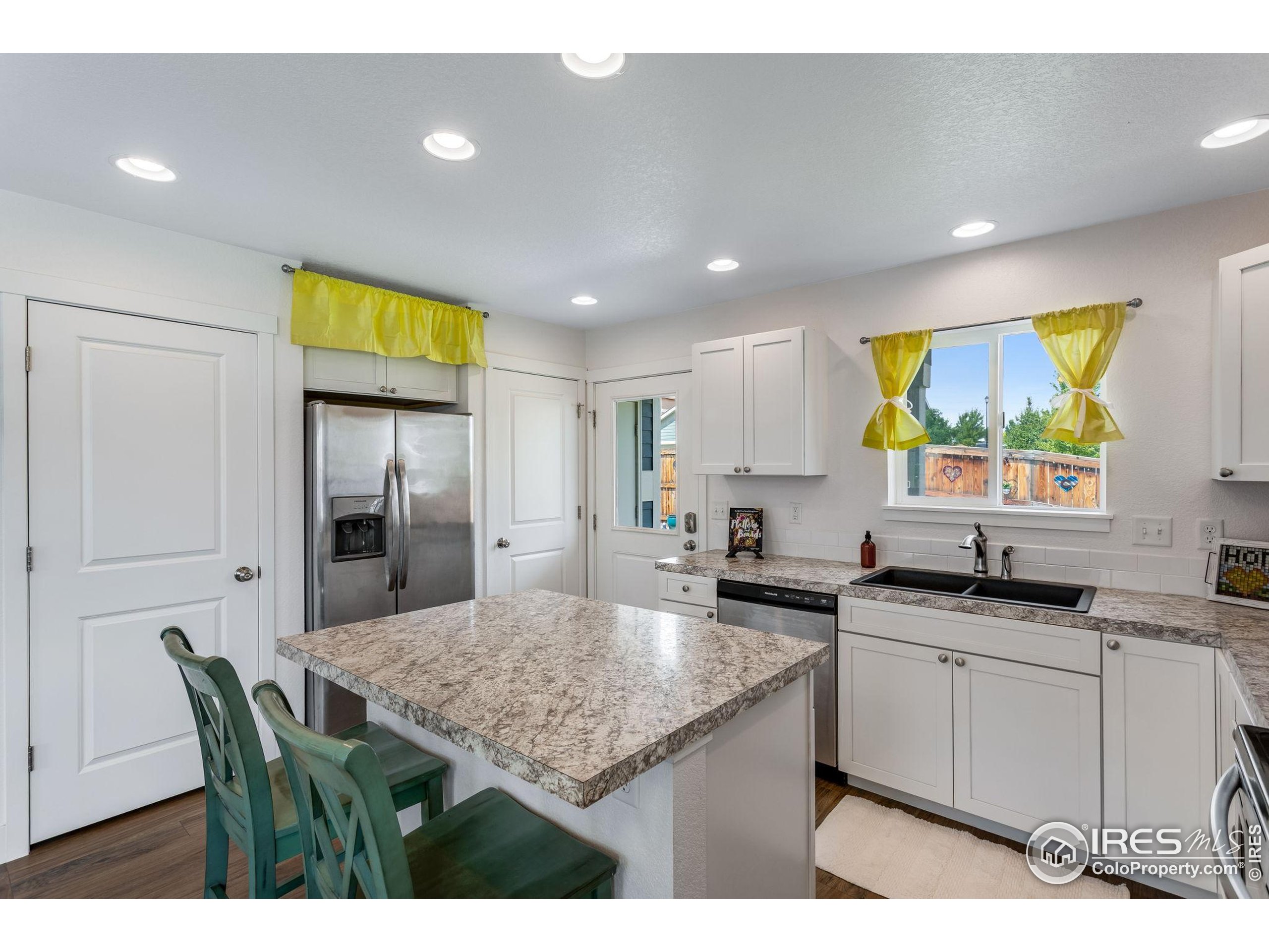 810 Grand Market Ave