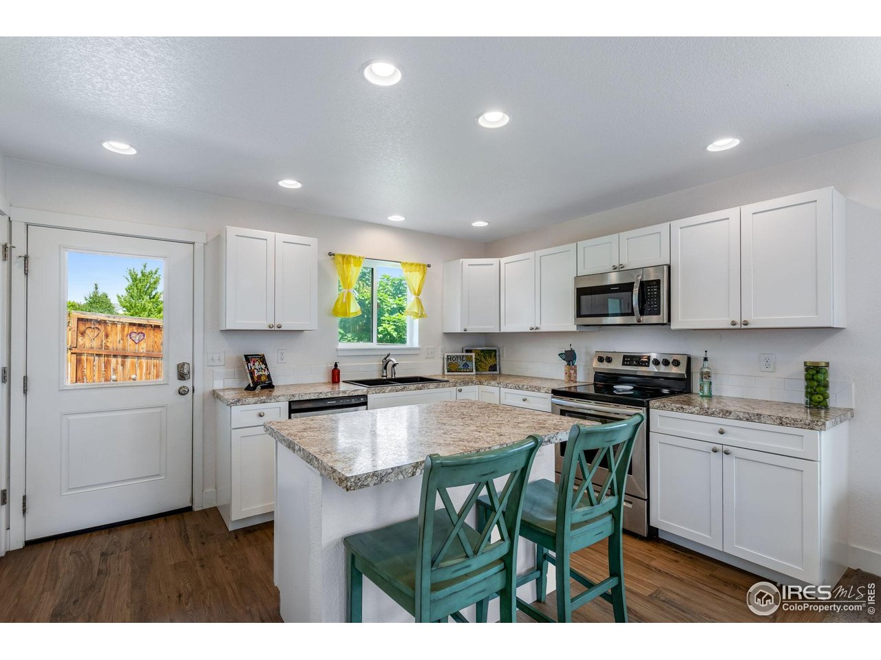 810 Grand Market Ave