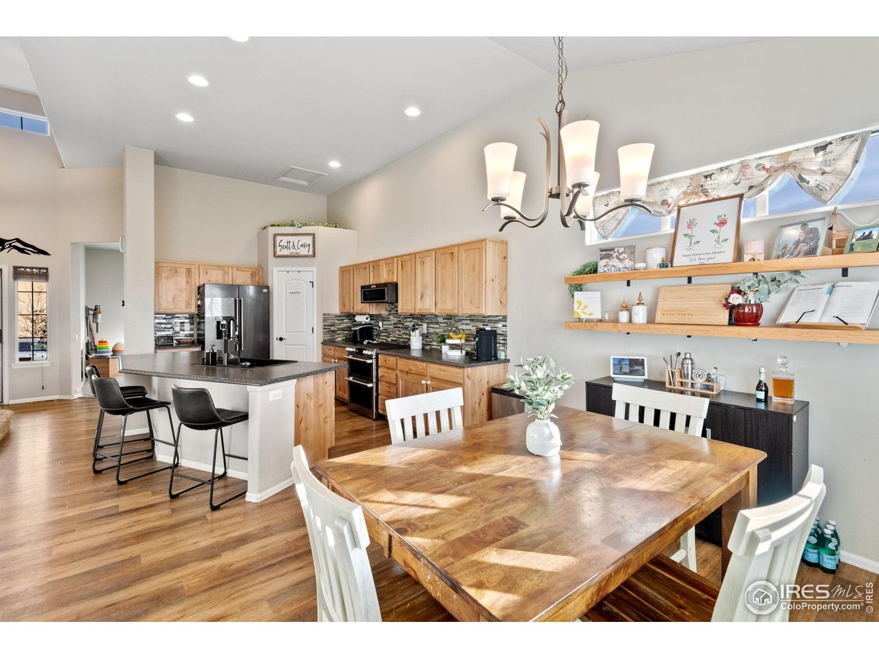 2076 Peach Blossom Dr