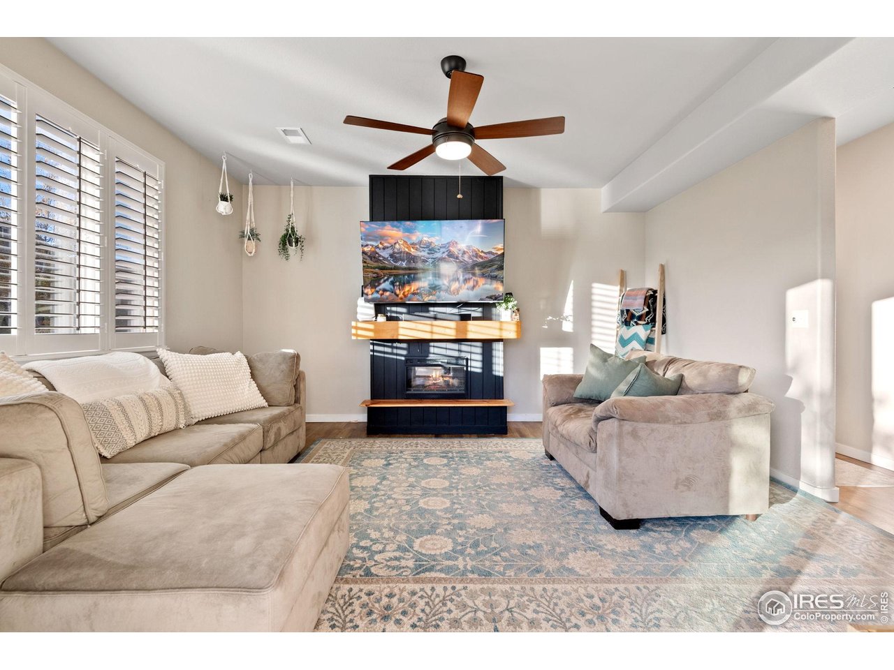 2076 Peach Blossom Dr