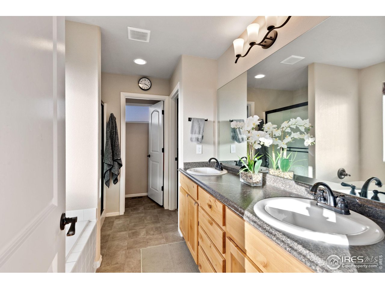 2076 Peach Blossom Dr