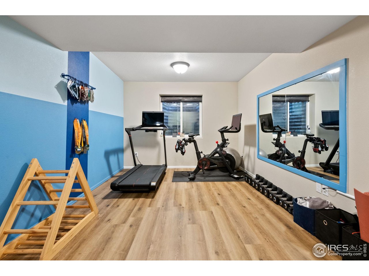 2076 Peach Blossom Dr