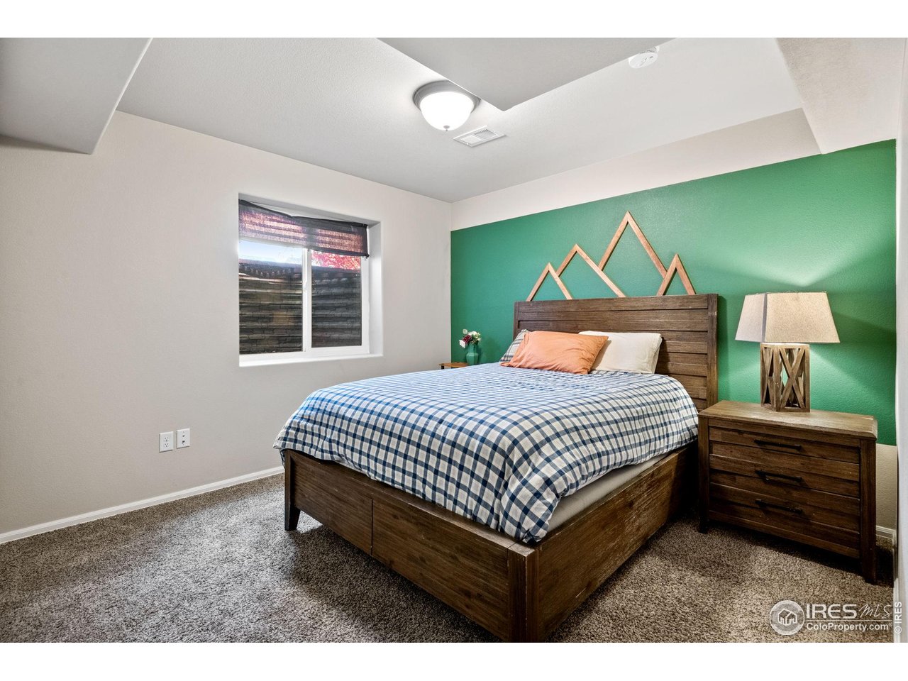 2076 Peach Blossom Dr