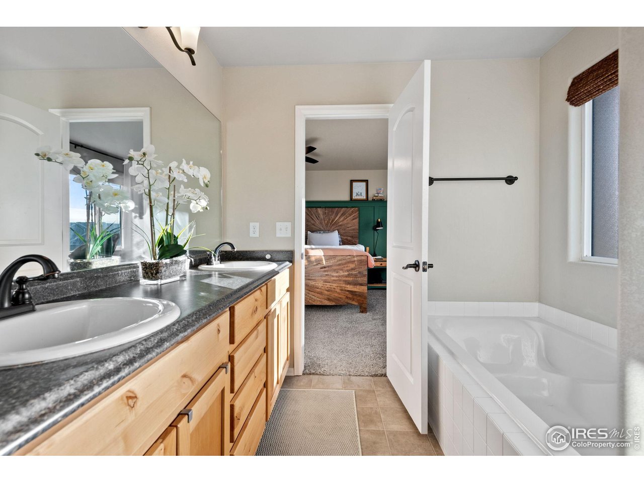 2076 Peach Blossom Dr