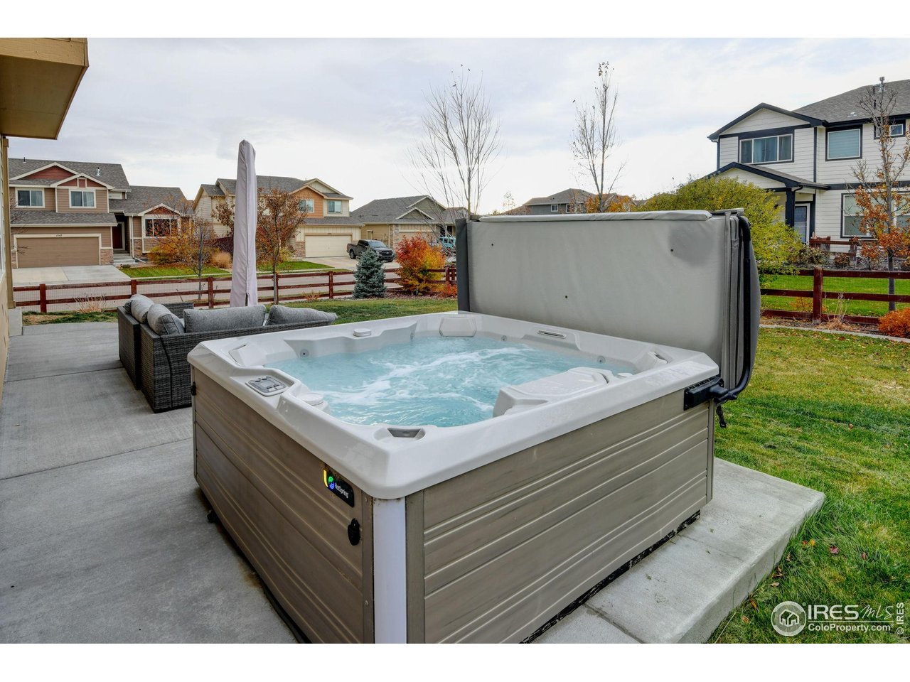 2076 Peach Blossom Dr