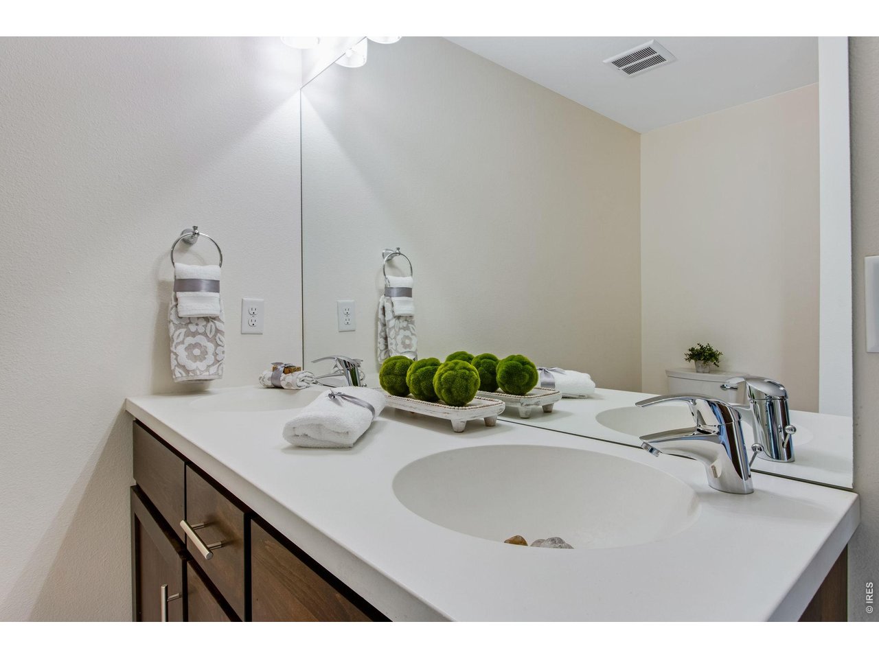 204 Maple St 208