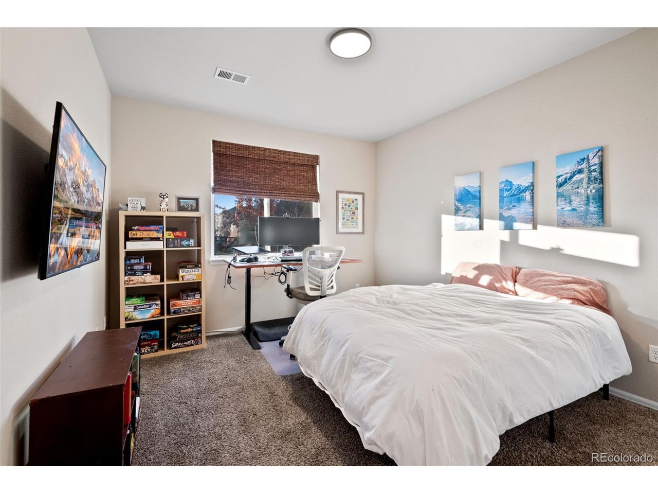 2076 Peach Blossom Dr