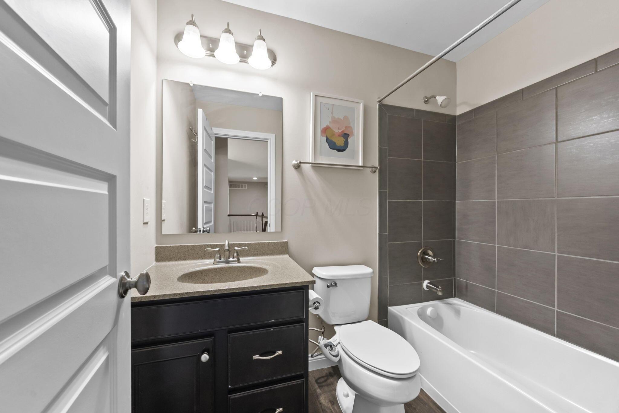 5785 Glendavon Place