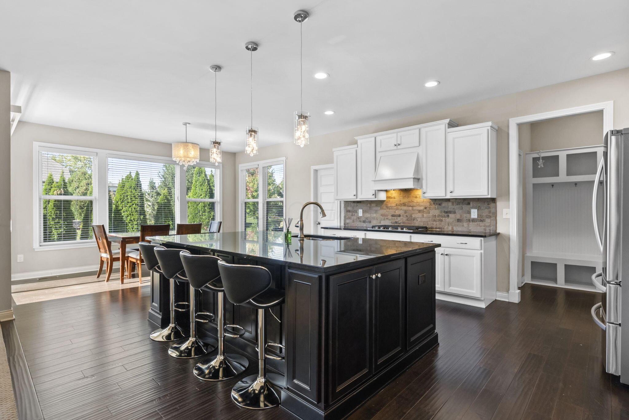 5785 Glendavon Place
