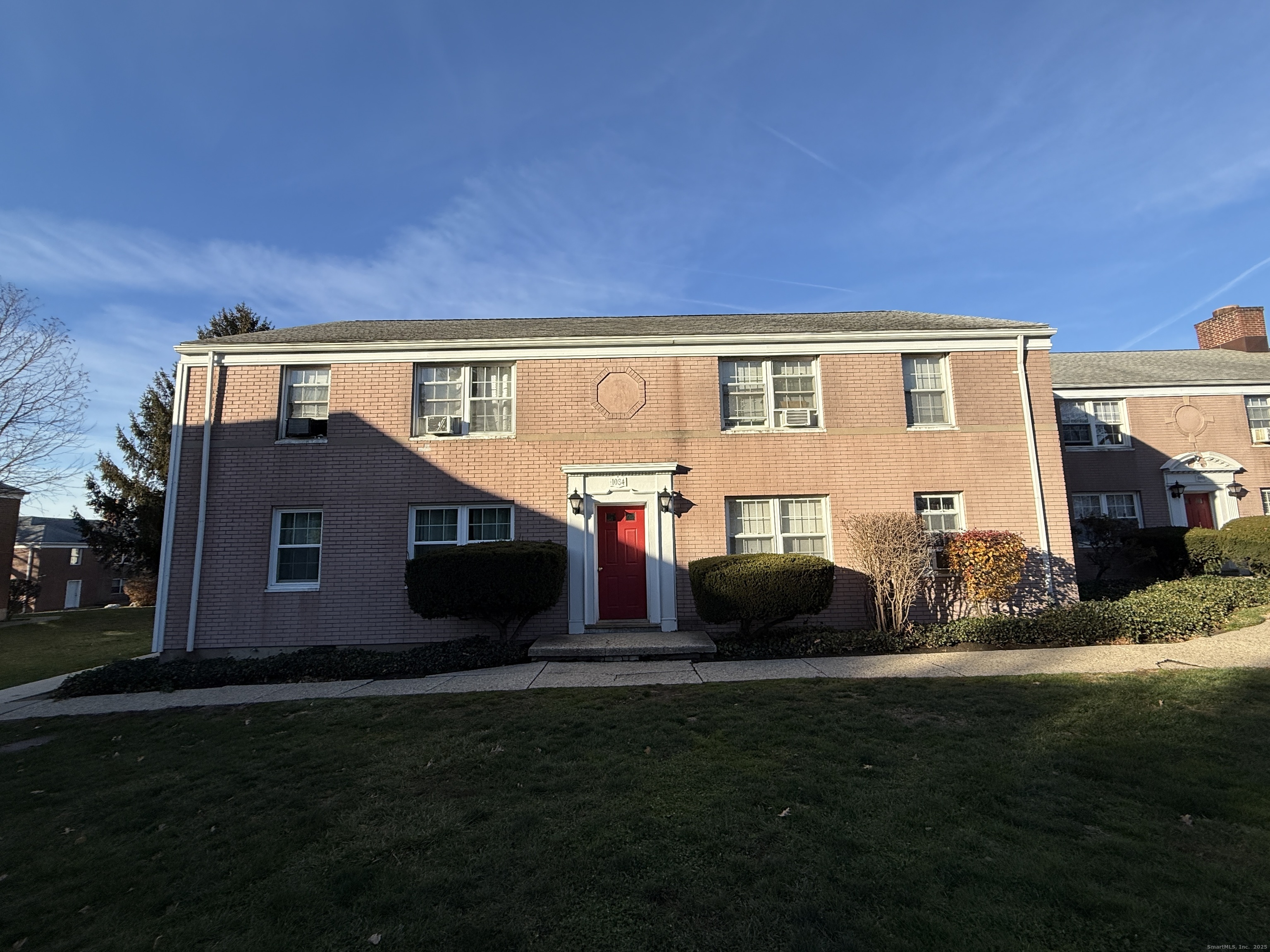 1084 East Main Street APT 3