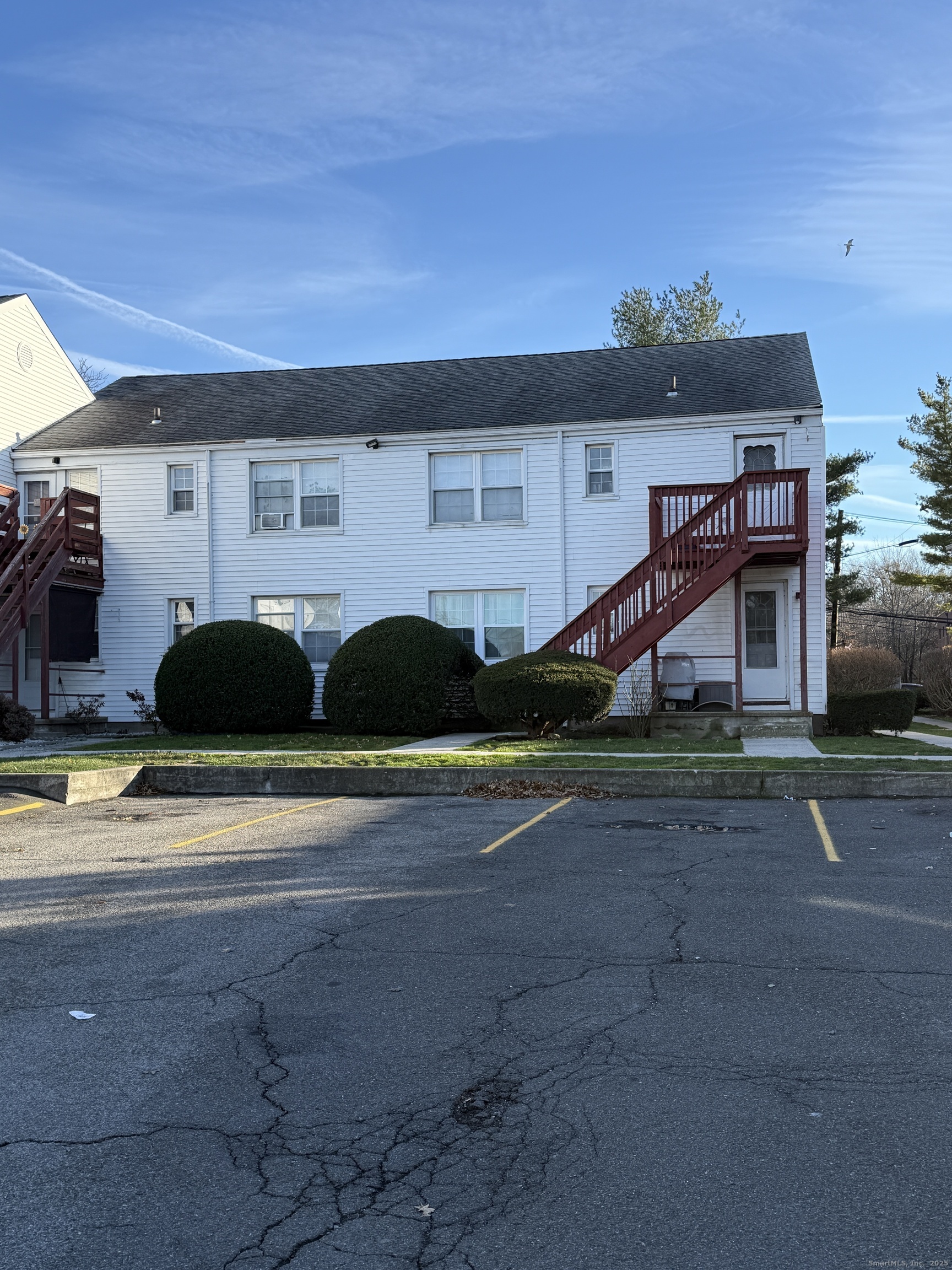 1084 East Main Street APT 3