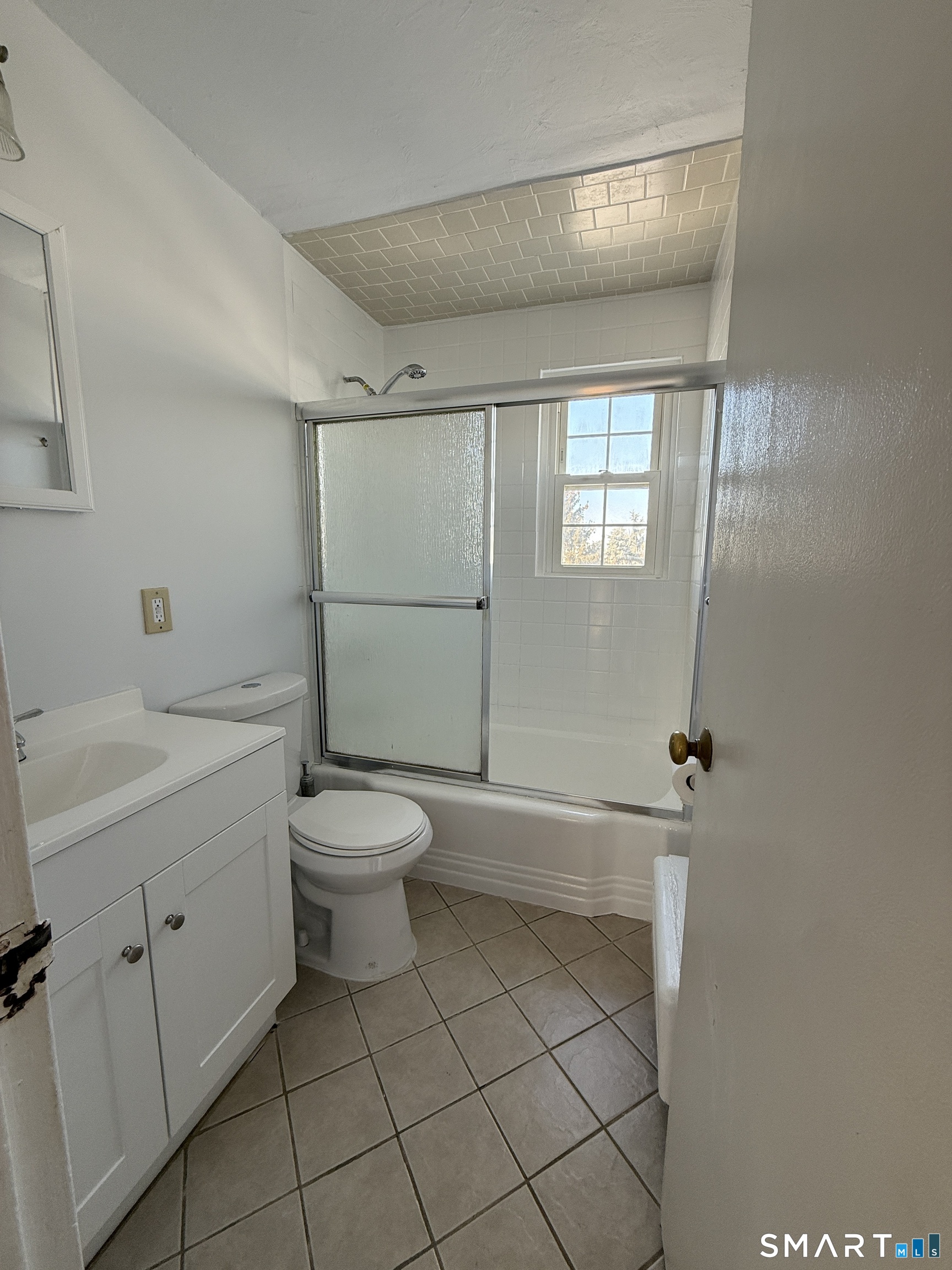 1084 East Main Street APT 3