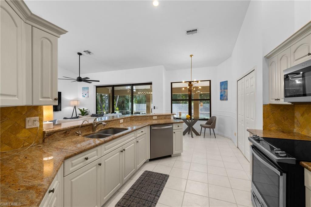 7735 Citrus Hill LN