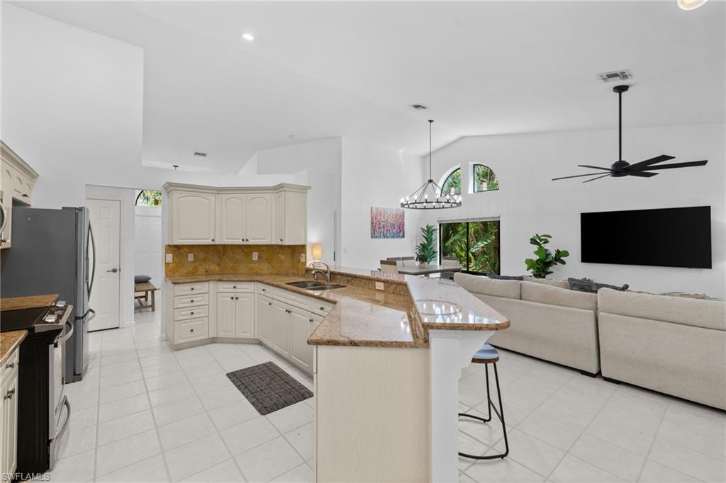 7735 Citrus Hill LN
