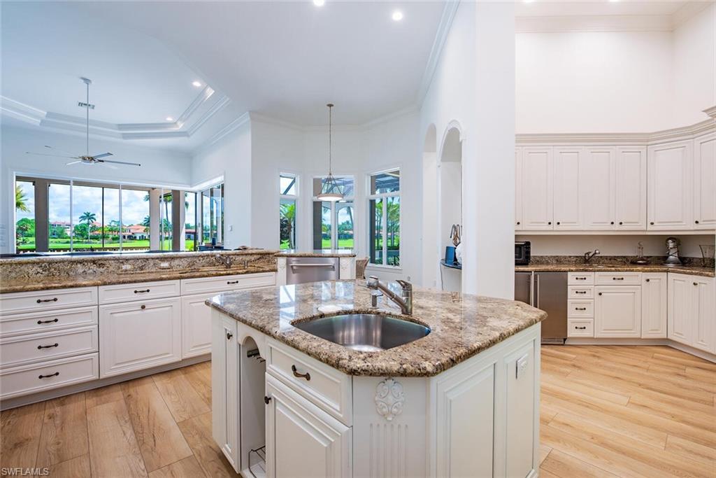 1633 CHINABERRY WAY