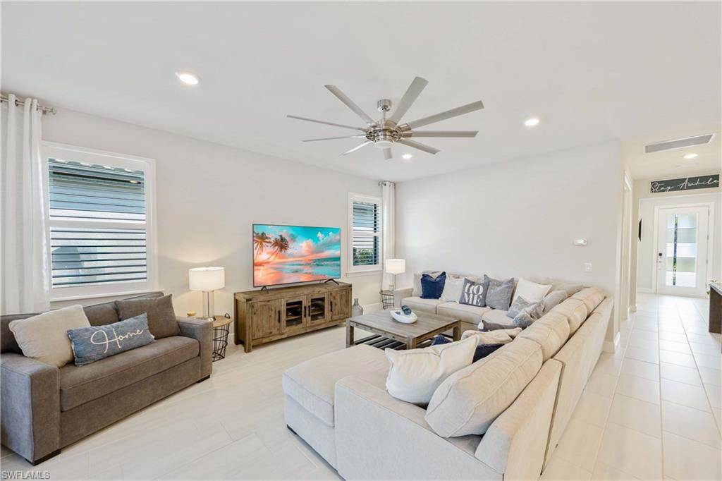 6699 Pennyroyal DR, NAPLES