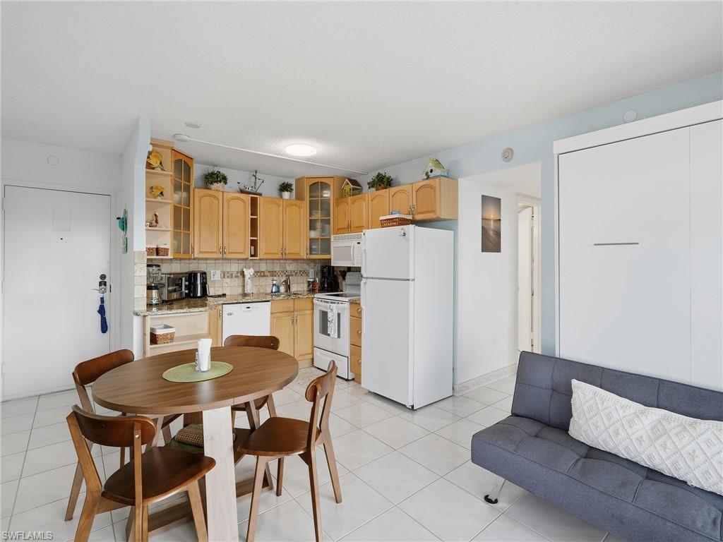 8701 Estero BLVD # 201