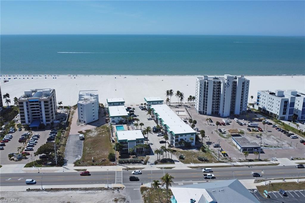 6500 Estero BLVD # D123