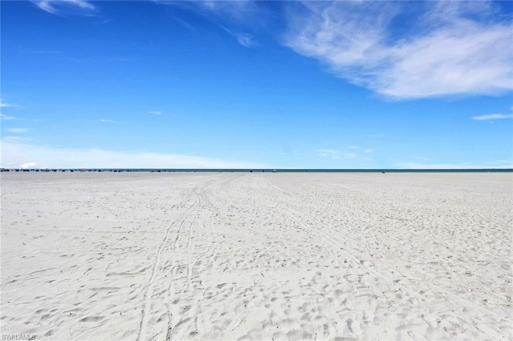 6500 Estero BLVD # D123