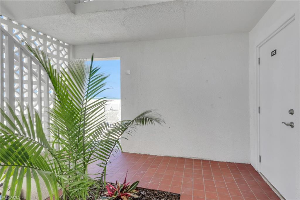 6500 Estero BLVD # D123