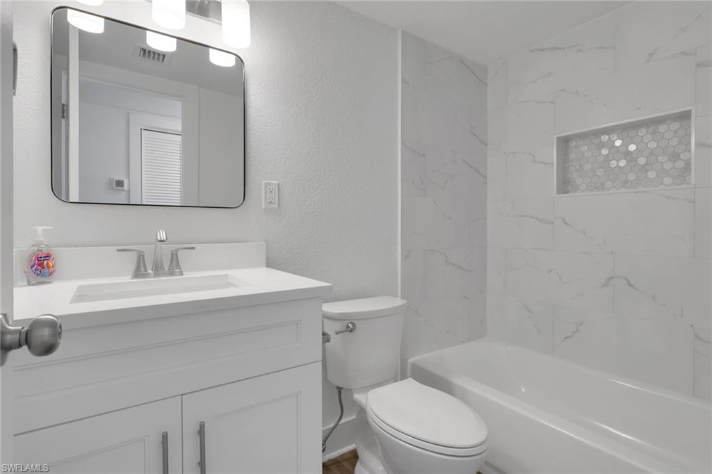 6500 Estero BLVD # D123