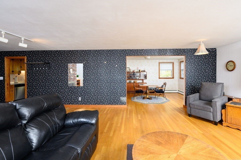 1 Pinegrove Rd