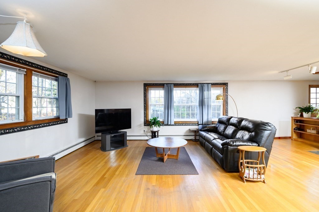 1 Pinegrove Rd