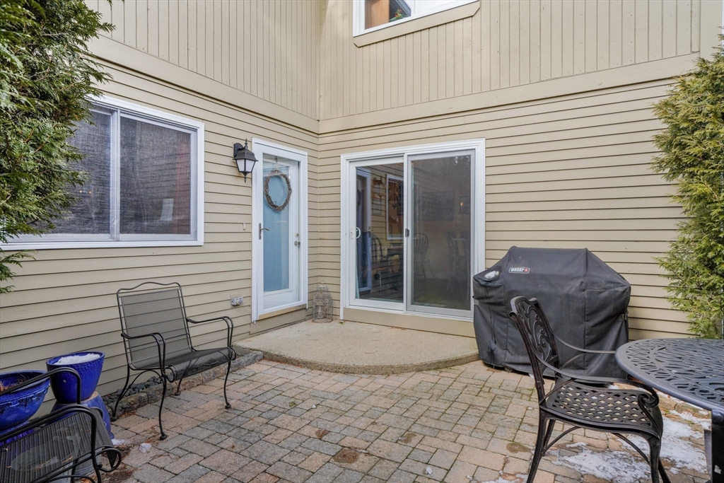 9 Manor House Ln # 27A