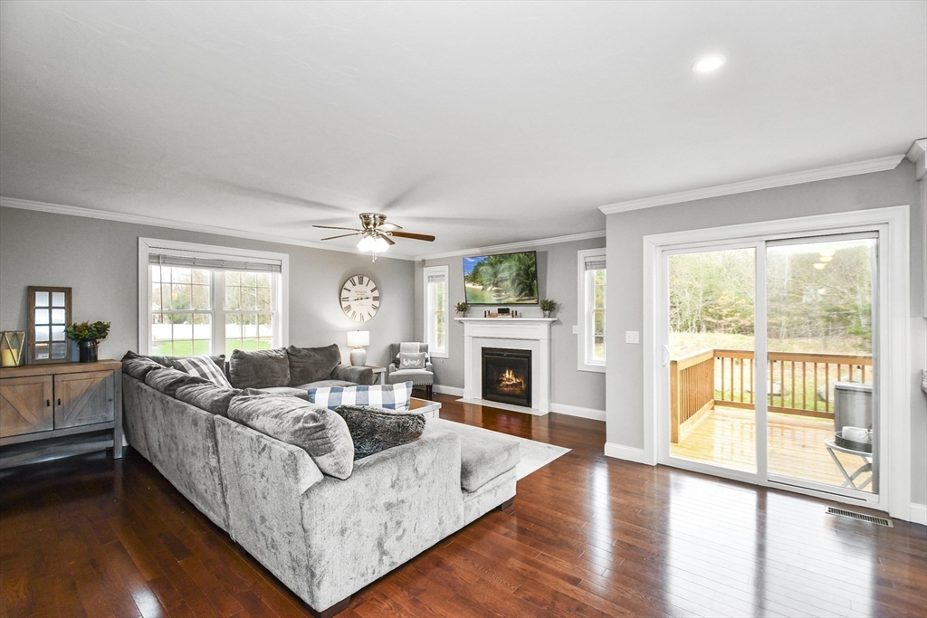 40 Excalibur Way
