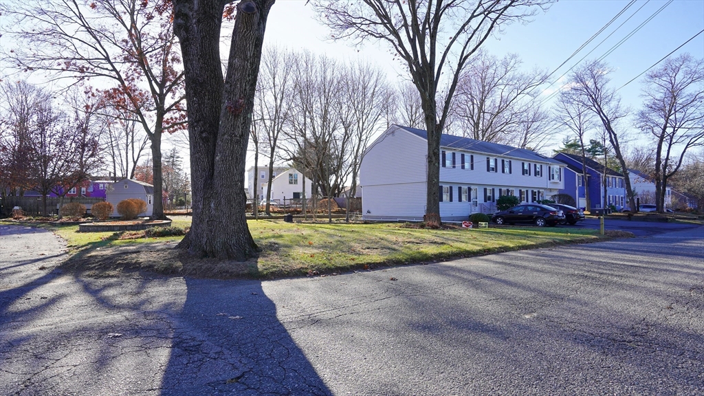 40 Lawn St