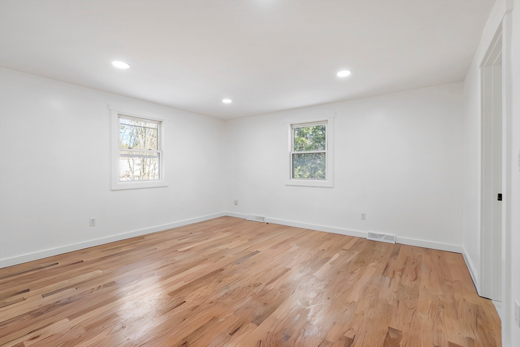 11 Adams St