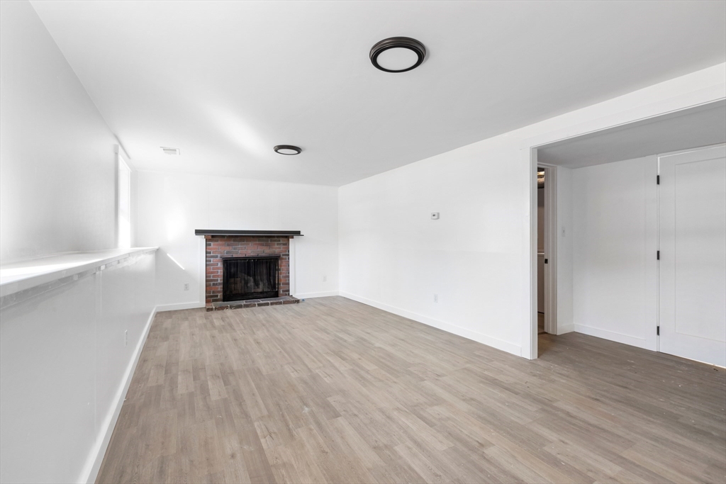 11 Adams St