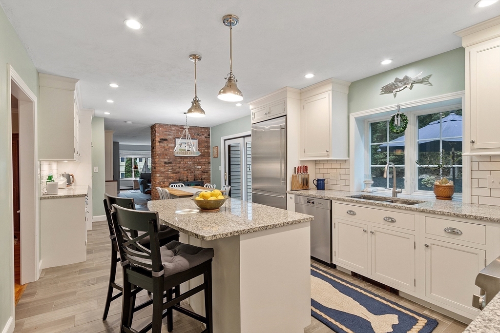 15 Saxon Ln