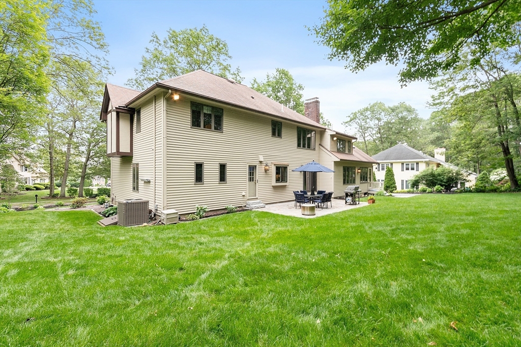 15 Saxon Ln
