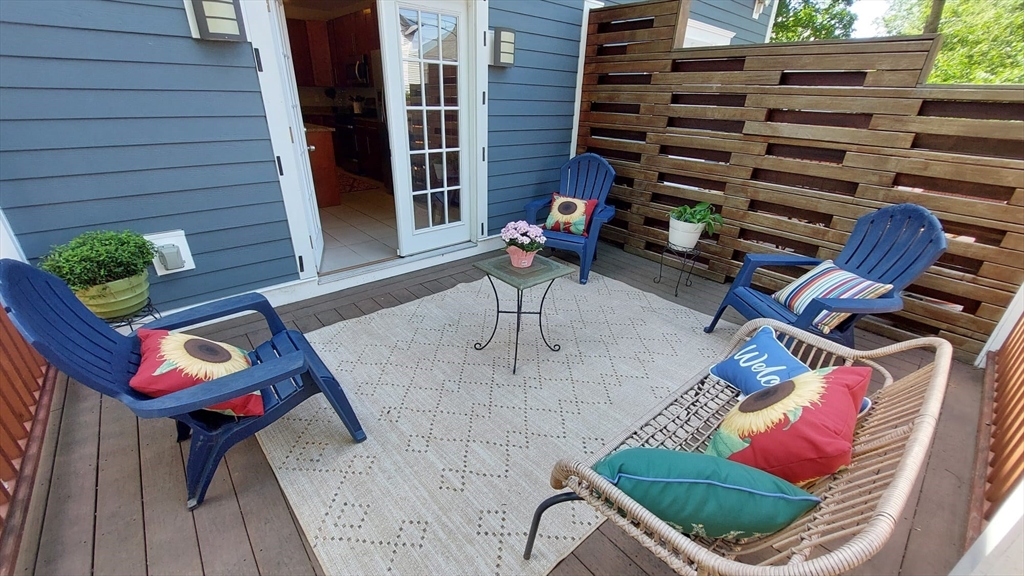 28 Woodbine St