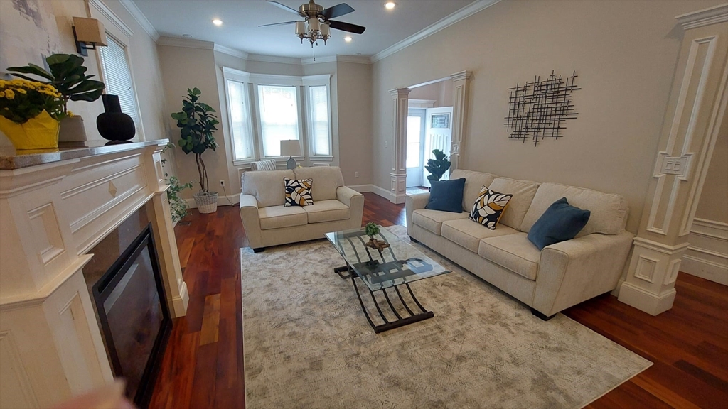 28 Woodbine St