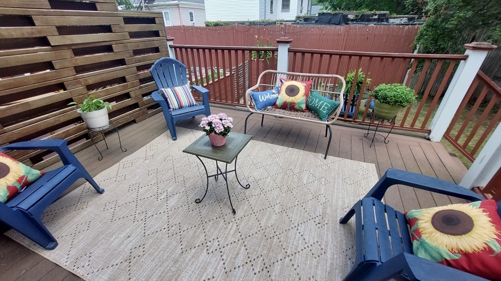 28 Woodbine St