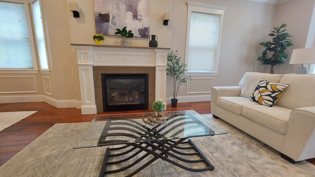 28 Woodbine St