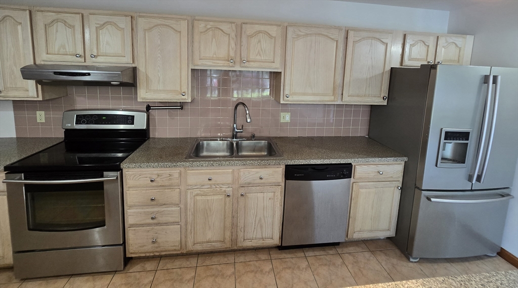 17 Skyline Dr # 3