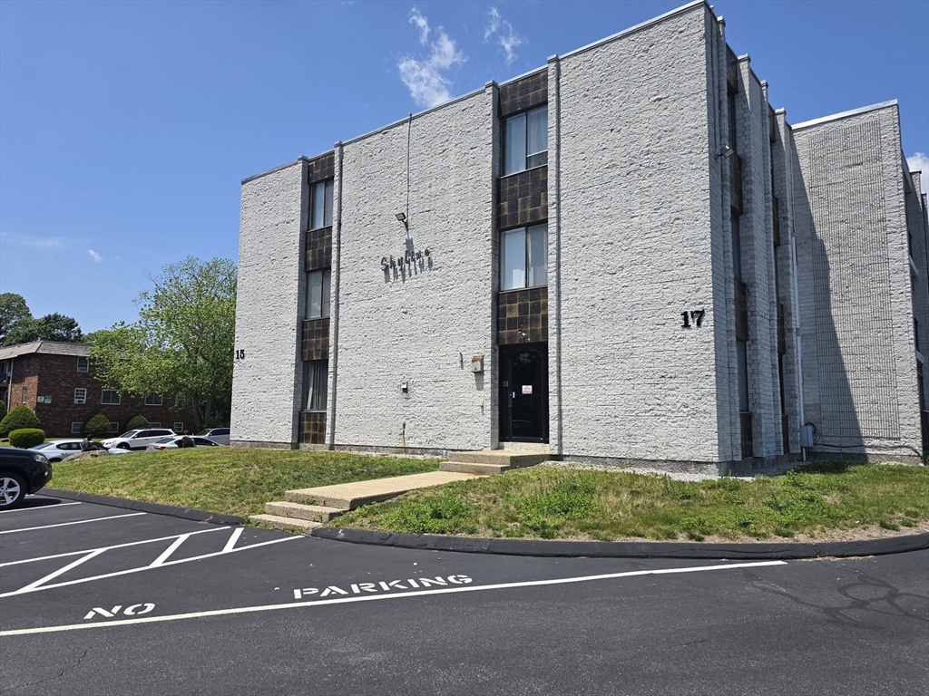 17 Skyline Dr # 3