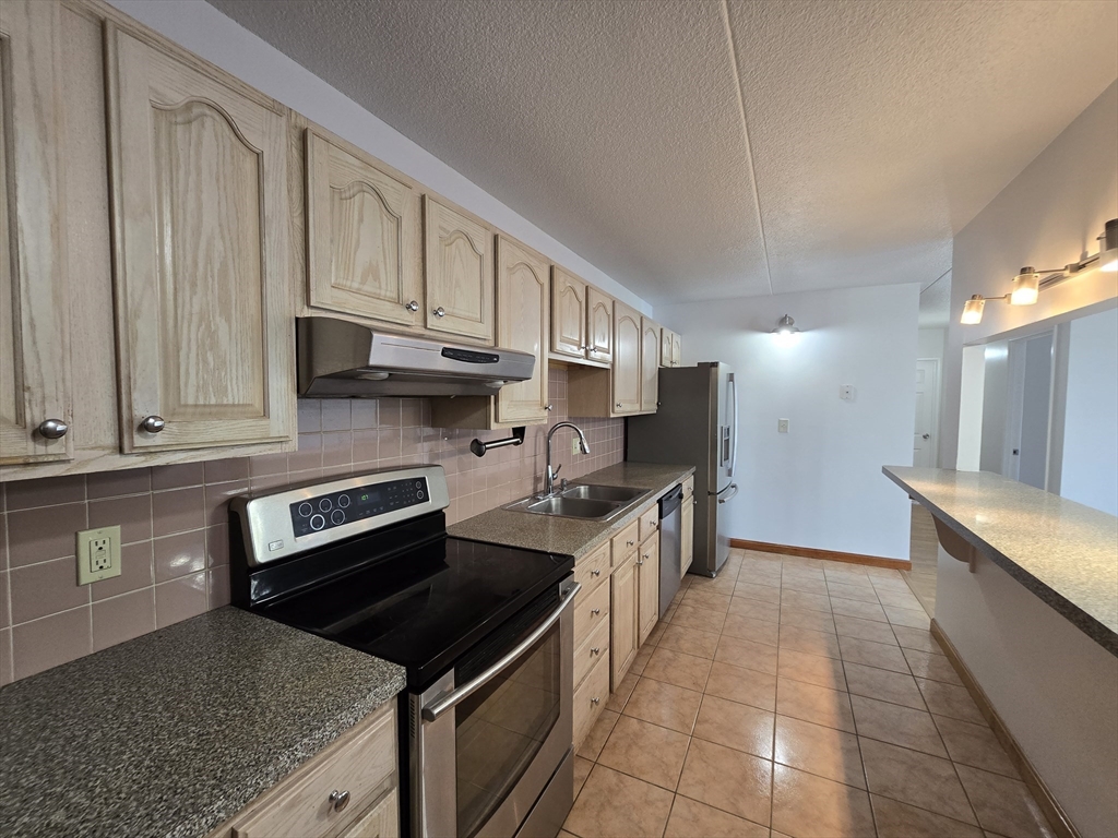 17 Skyline Dr # 3