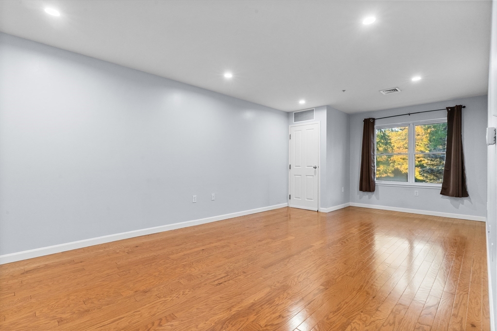 30 Franklin St # 105