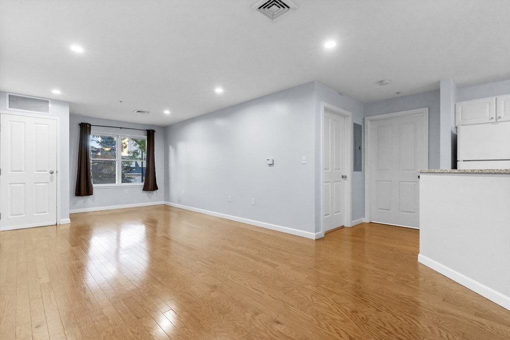 30 Franklin St # 105