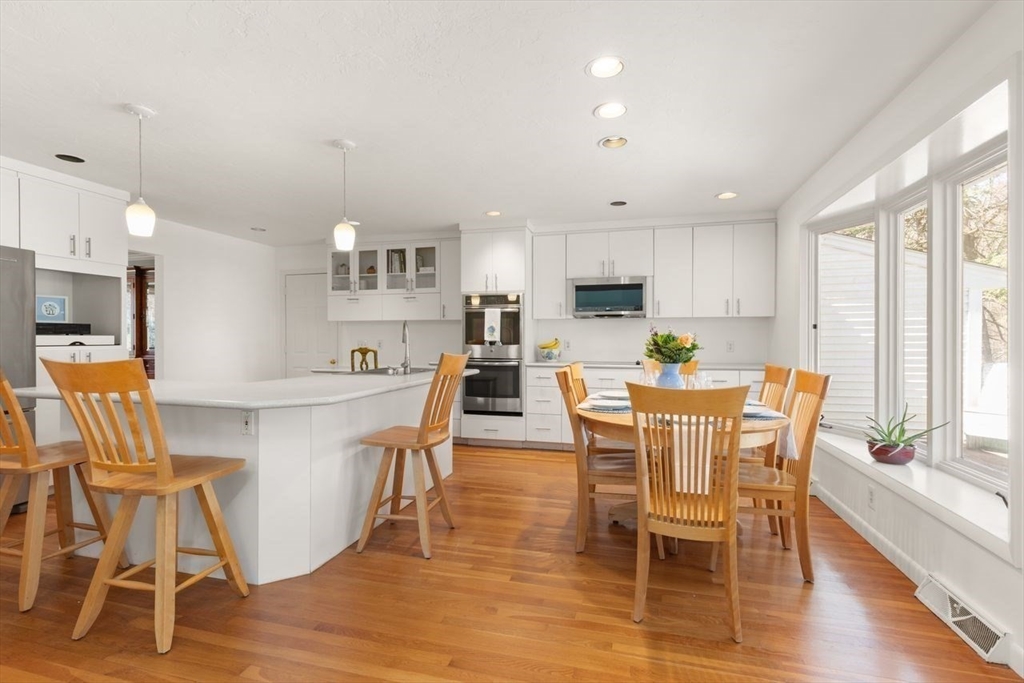 17 Niantic Rd