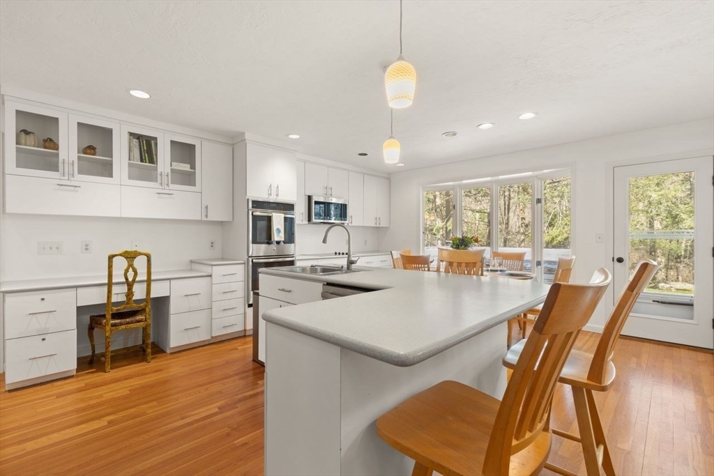 17 Niantic Rd