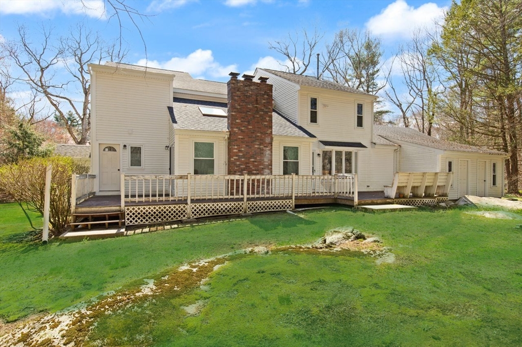 17 Niantic Rd