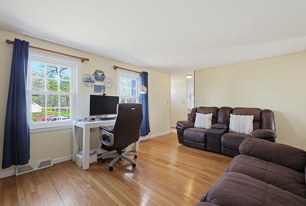 6 Hillside Road